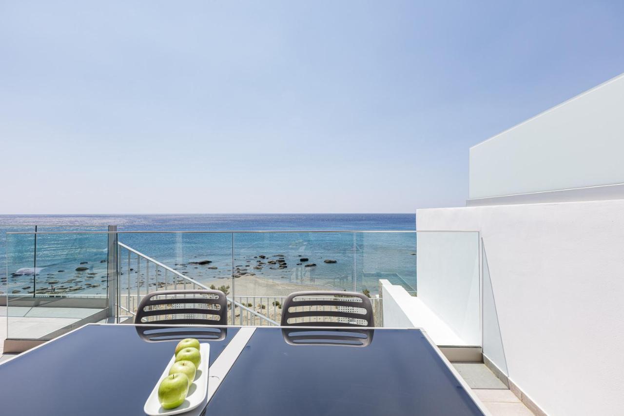 Aelia Seascape Apartments プラキアス エクステリア 写真
